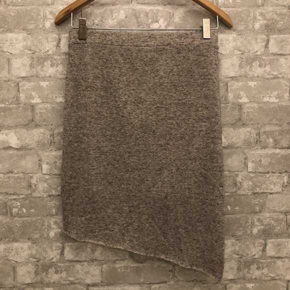 Vero Moda Grey Asymmetrical mini skirt - Brand New - Picture 2 of 3
